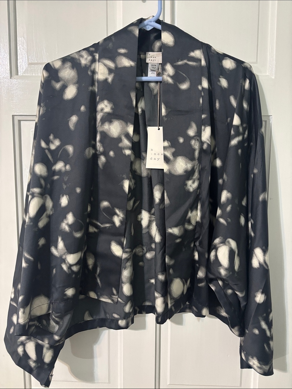 Kimono Style Jacket Black Ivory NWT